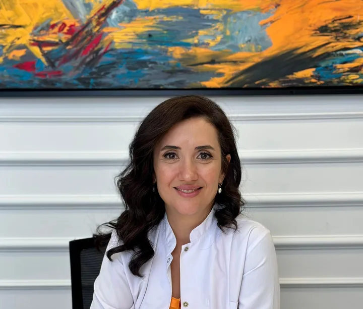 Surgeon, MD Cemile Şenol